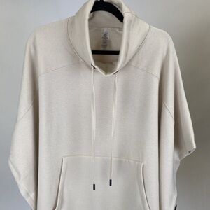 Mono b taupe/tan poncho